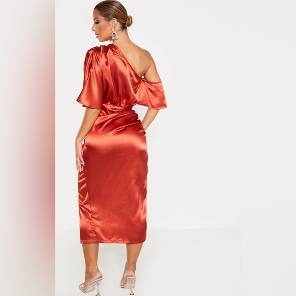 RUST SATIN ONE SHOULDER RUCHED SKIRT MIDI DRESS | PLT | Size UK 6 - Picture 2 of 5